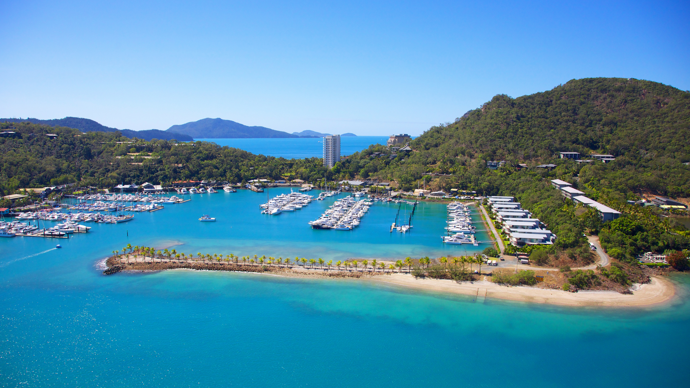 Private jet from Brisbane to Hamilton Island